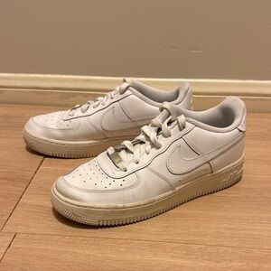 Nike Air Force 1 Low White size 7 Men 8.5 Women Sneakers